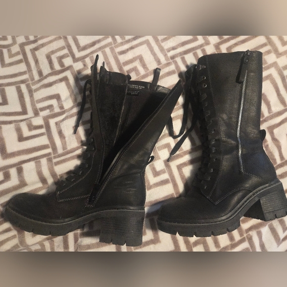 Black Combat Moto Boots with Classic Design - Picture 4 of 6